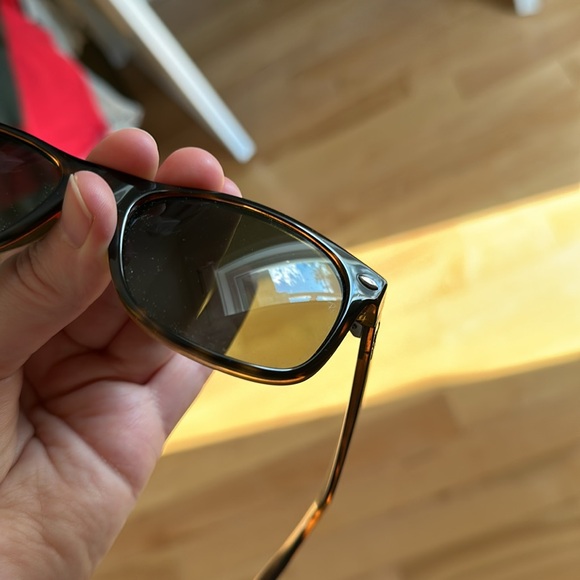 Ray-Ban New Wayfarer Polarized Tortoise - Picture 5 of 6